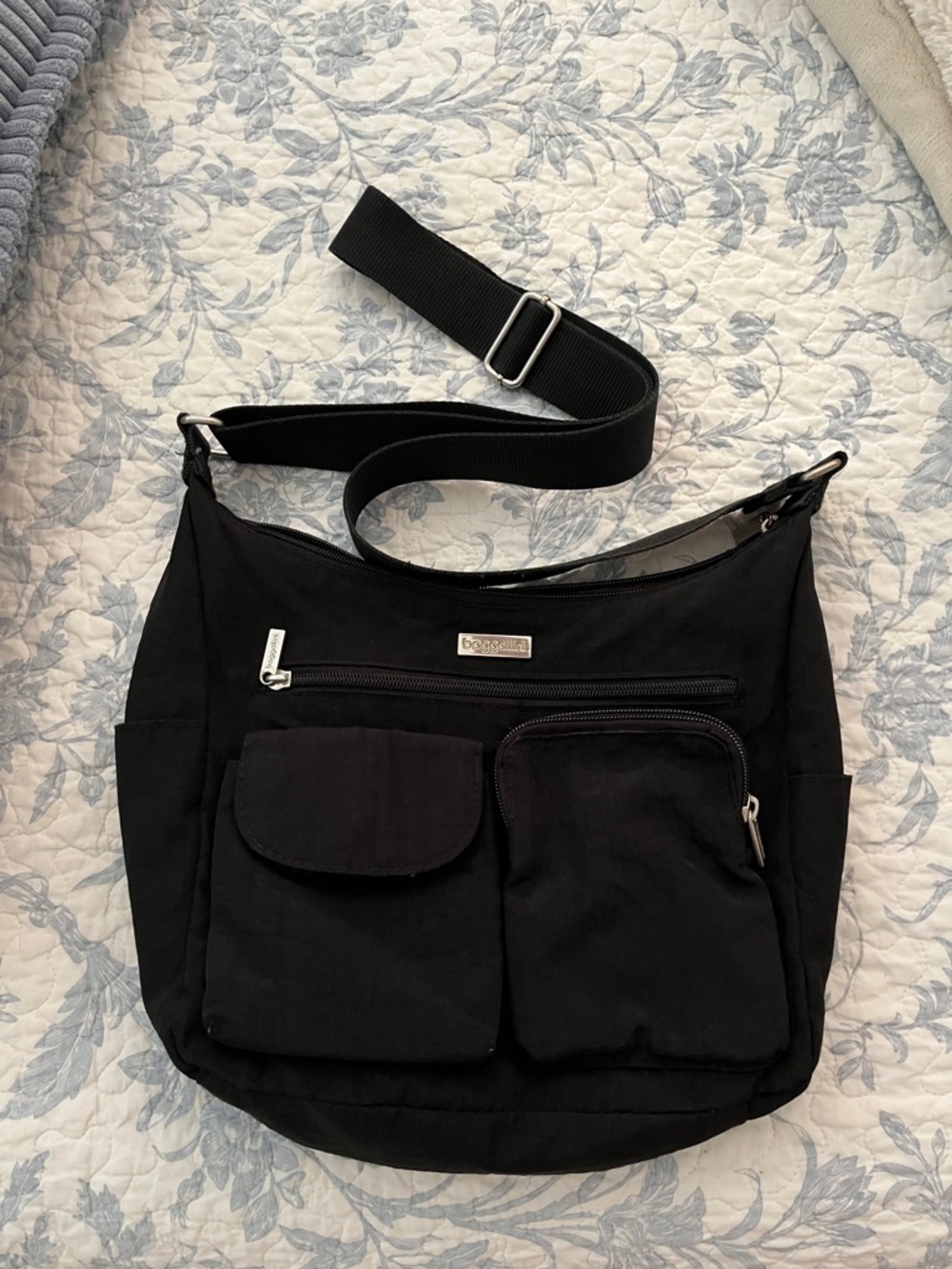 Baggallini Black Everyday Crossbody with Multiple Front Pockets
